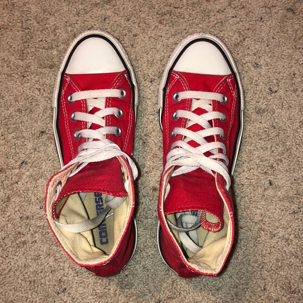 GREAT CONDITION red high top converse
